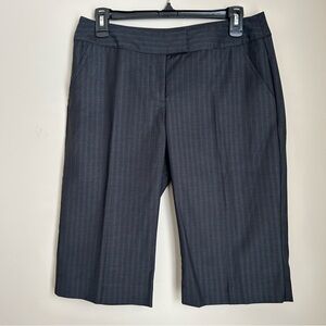Mix It Black with Blue Pin Stripes Bermuda Walking Dress Shorts Capri Pants Sz 4